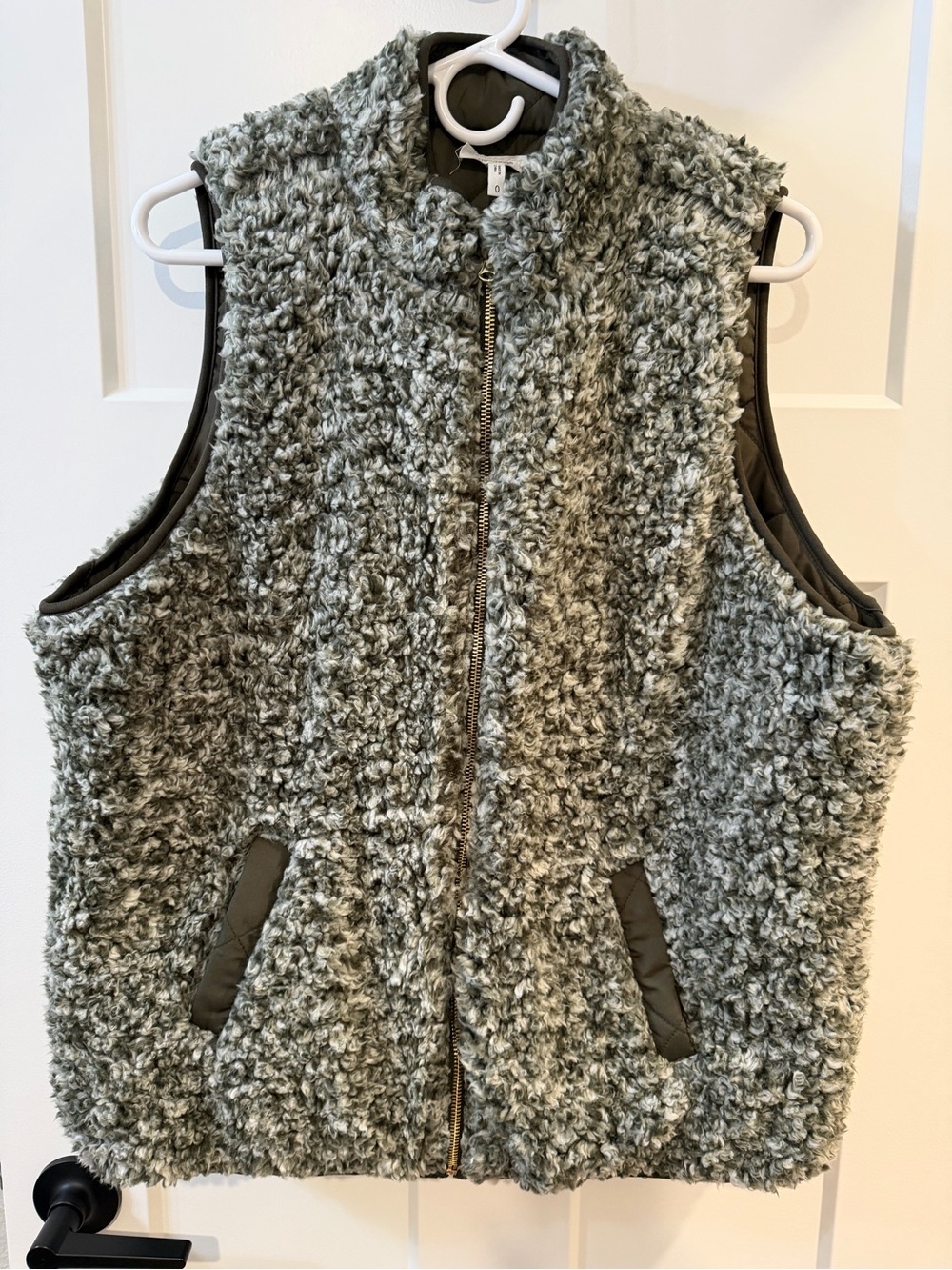 Maurices XL Sherpa Zip-Front Vest -Hunter Green and White
